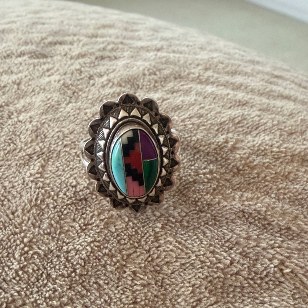 Multicolor Geometric Ring